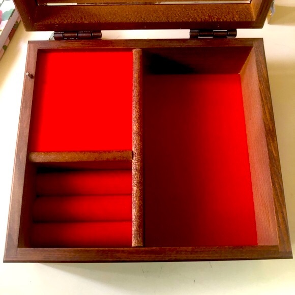 Vintage Sankyo Music Jewelry Box Little Grey Rabbit by Alison Uttley - Picture 5 of 9